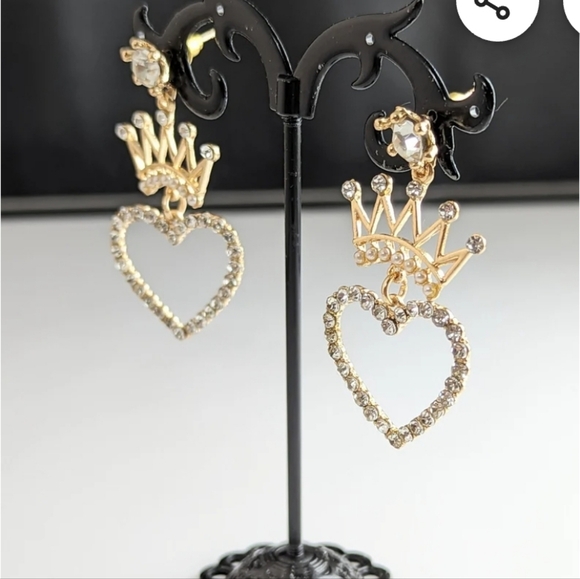 Betsey Johnson Gold crystal pearl crown heart earings with silver post - Picture 11 of 16